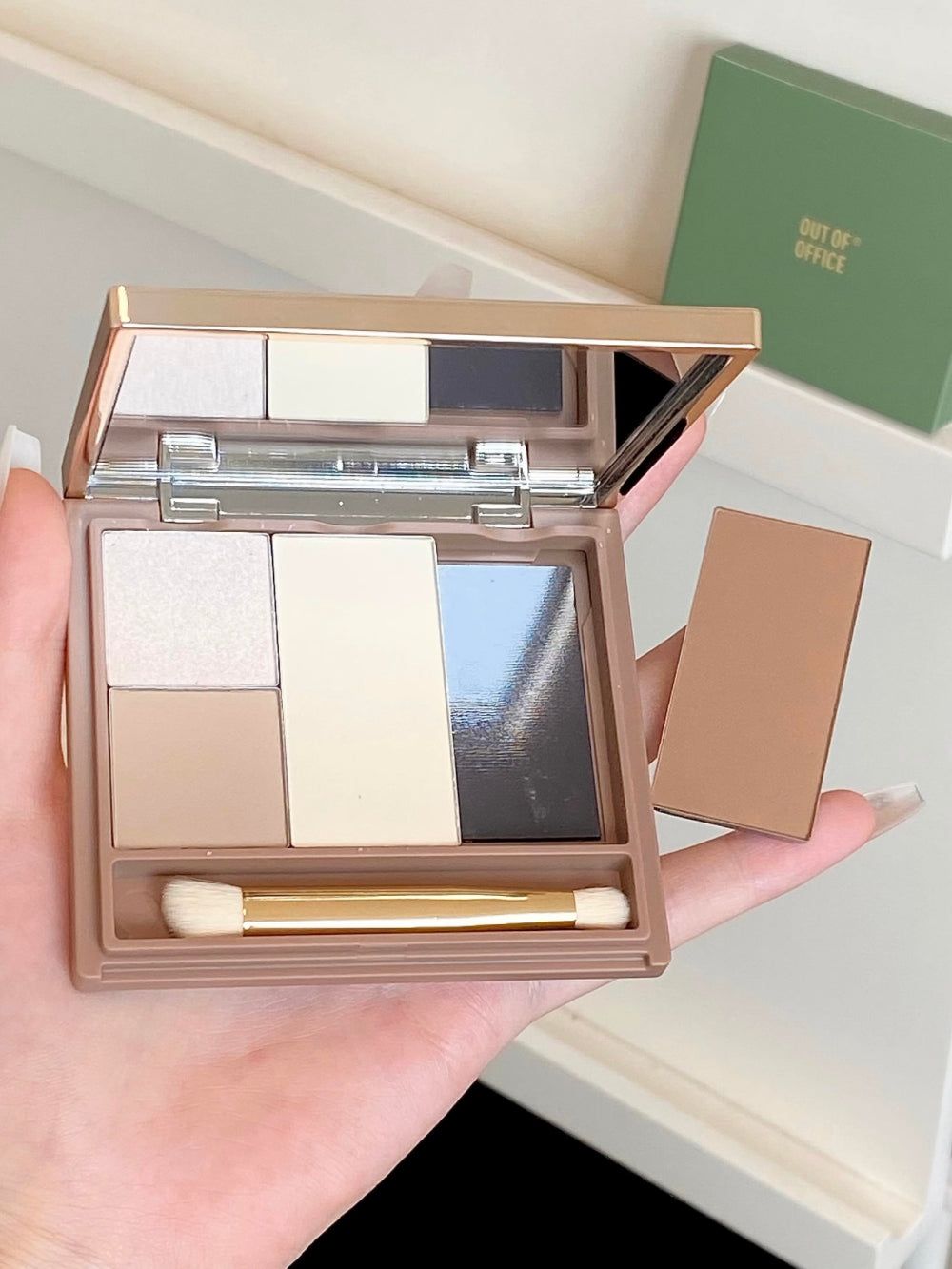 OUT OF OFFICE Highlight n Conture Multi-use Palette 9g