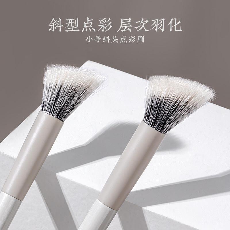 Rownyeon Blush Brush YM248 - Chic Decent