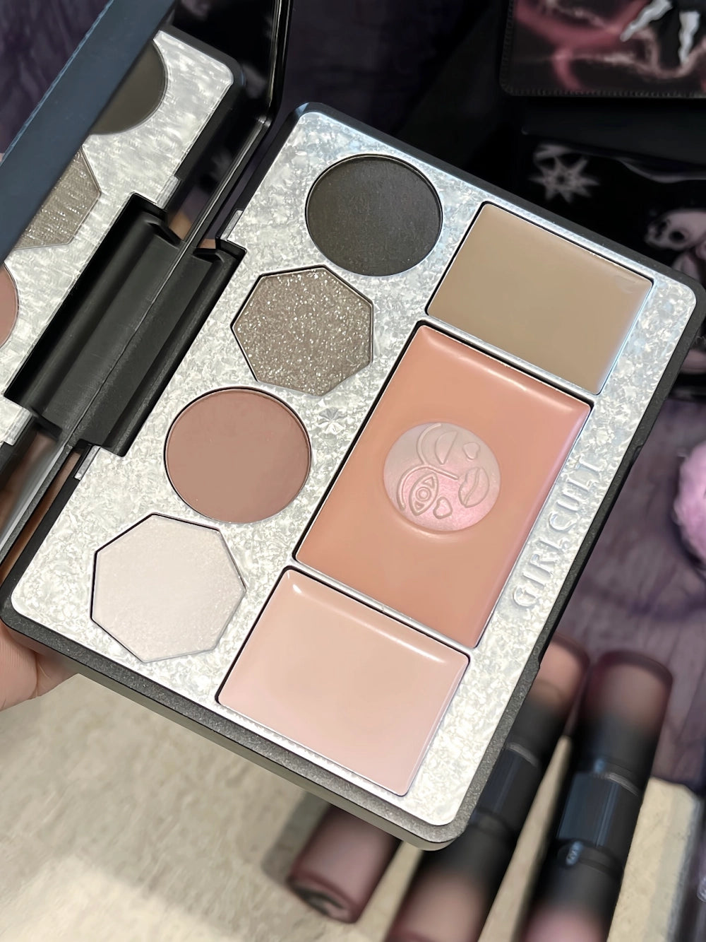 GirlCult - The Peach Blossom Spring Complex Face Palette