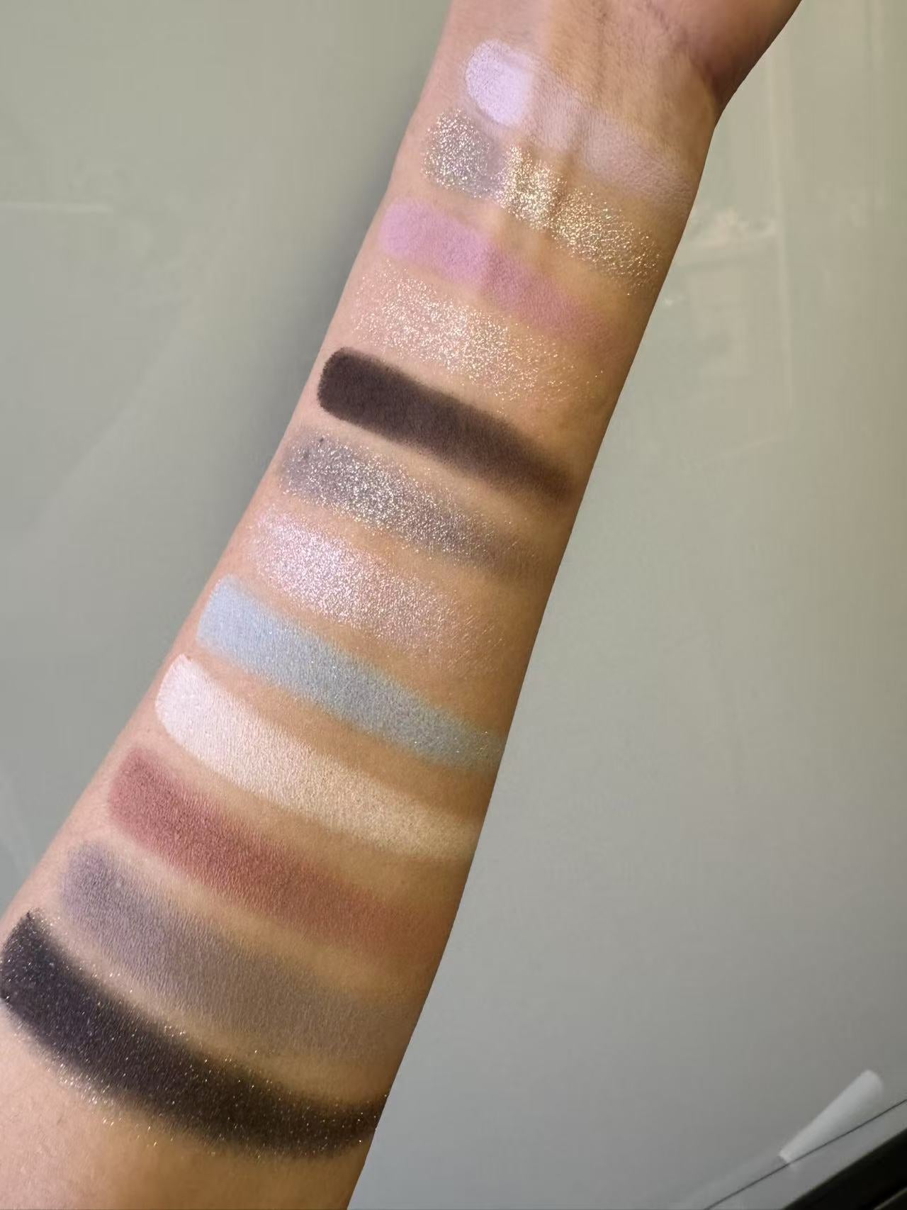 Perfect Diary Explorer Eyeshadow 21 Butterfly and Snow Leopard