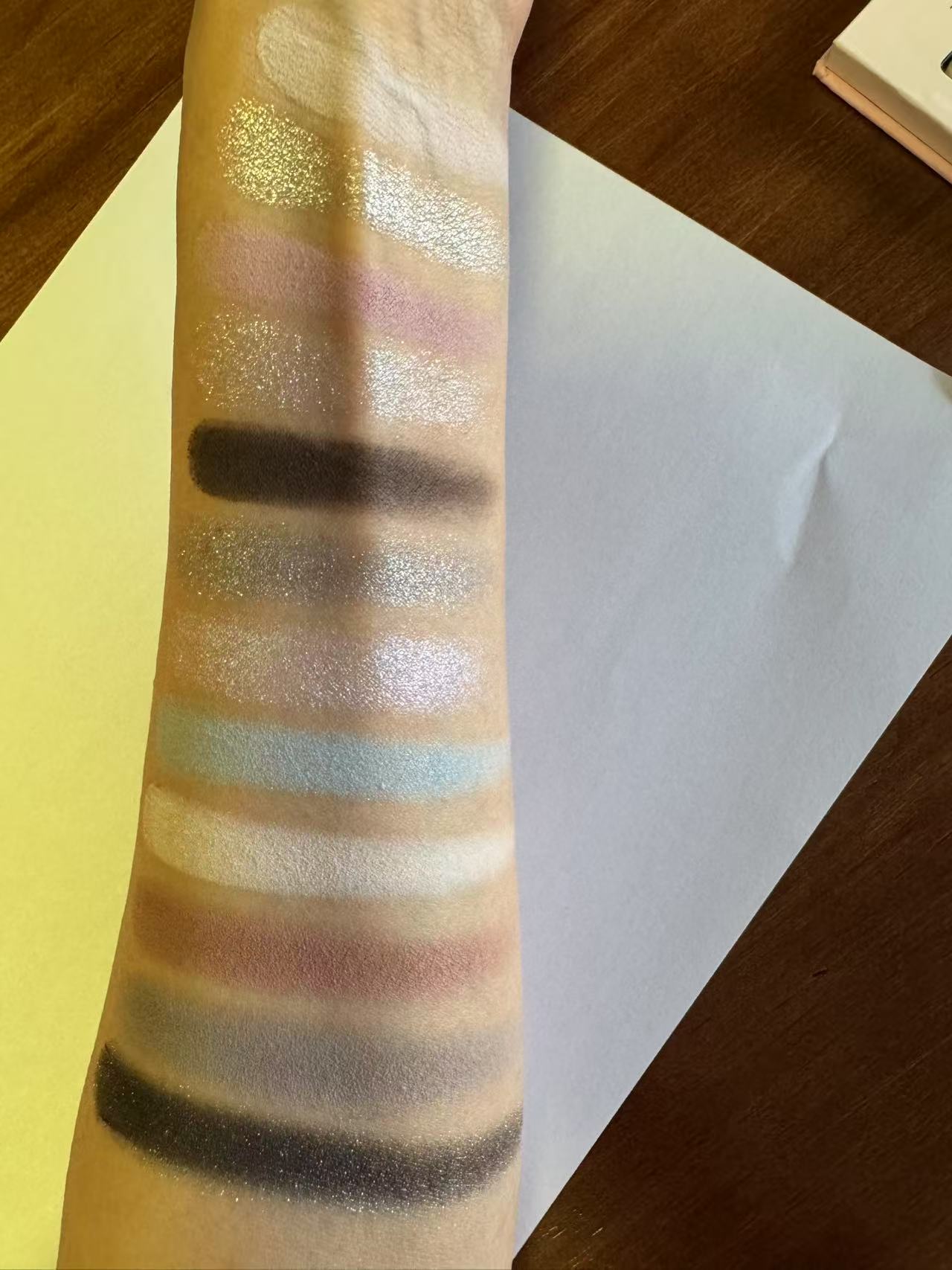 Perfect Diary Explorer Eyeshadow 21 Butterfly and Snow Leopard