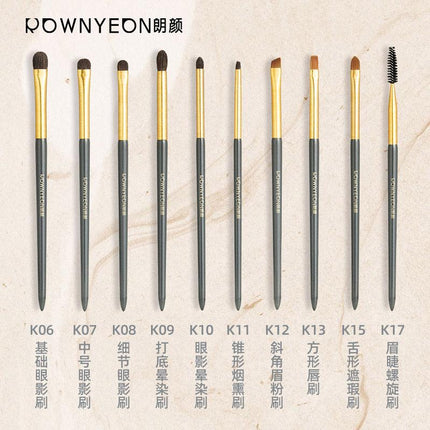 Rownyeon Portable Makeup Brush RY004 - Chic Decent