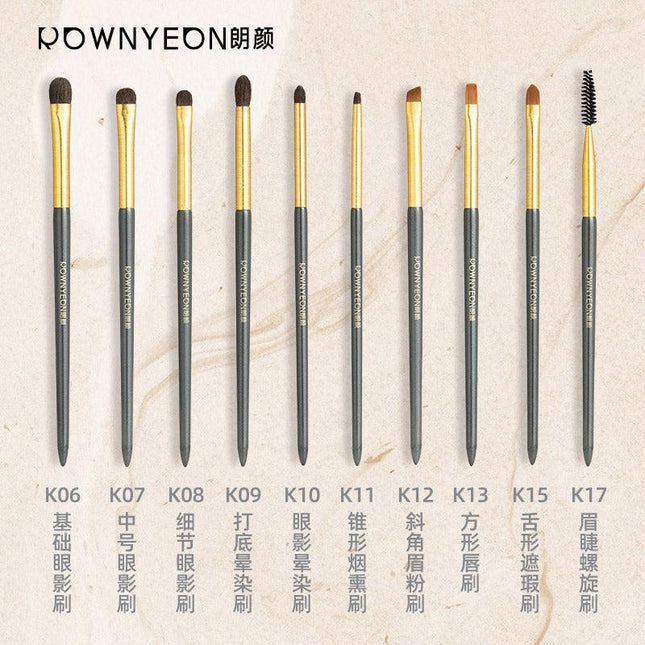 Rownyeon Portable Makeup Brush RY004 - Chic Decent