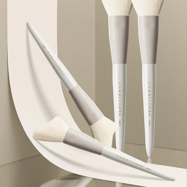 Rownyeon Contour Brush YM241 RY018 - Chic Decent