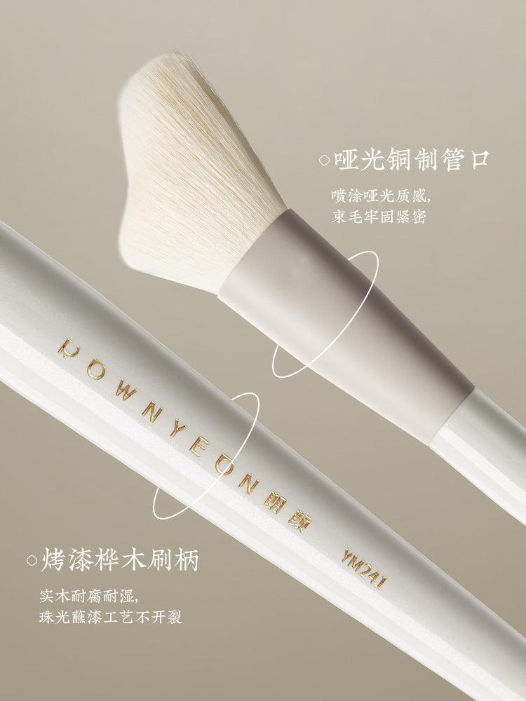 Rownyeon Contour Brush YM241 RY018 - Chic Decent