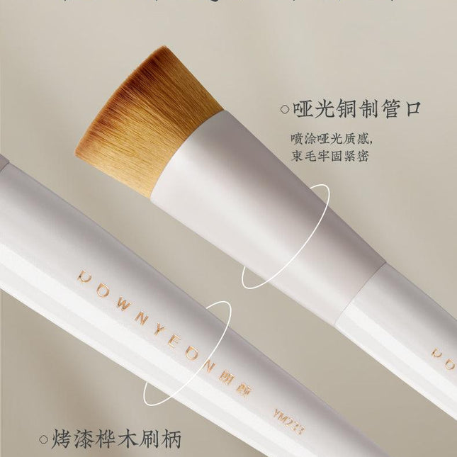 Rownyeon Foundation Brush YM233 RY016 - Chic Decent