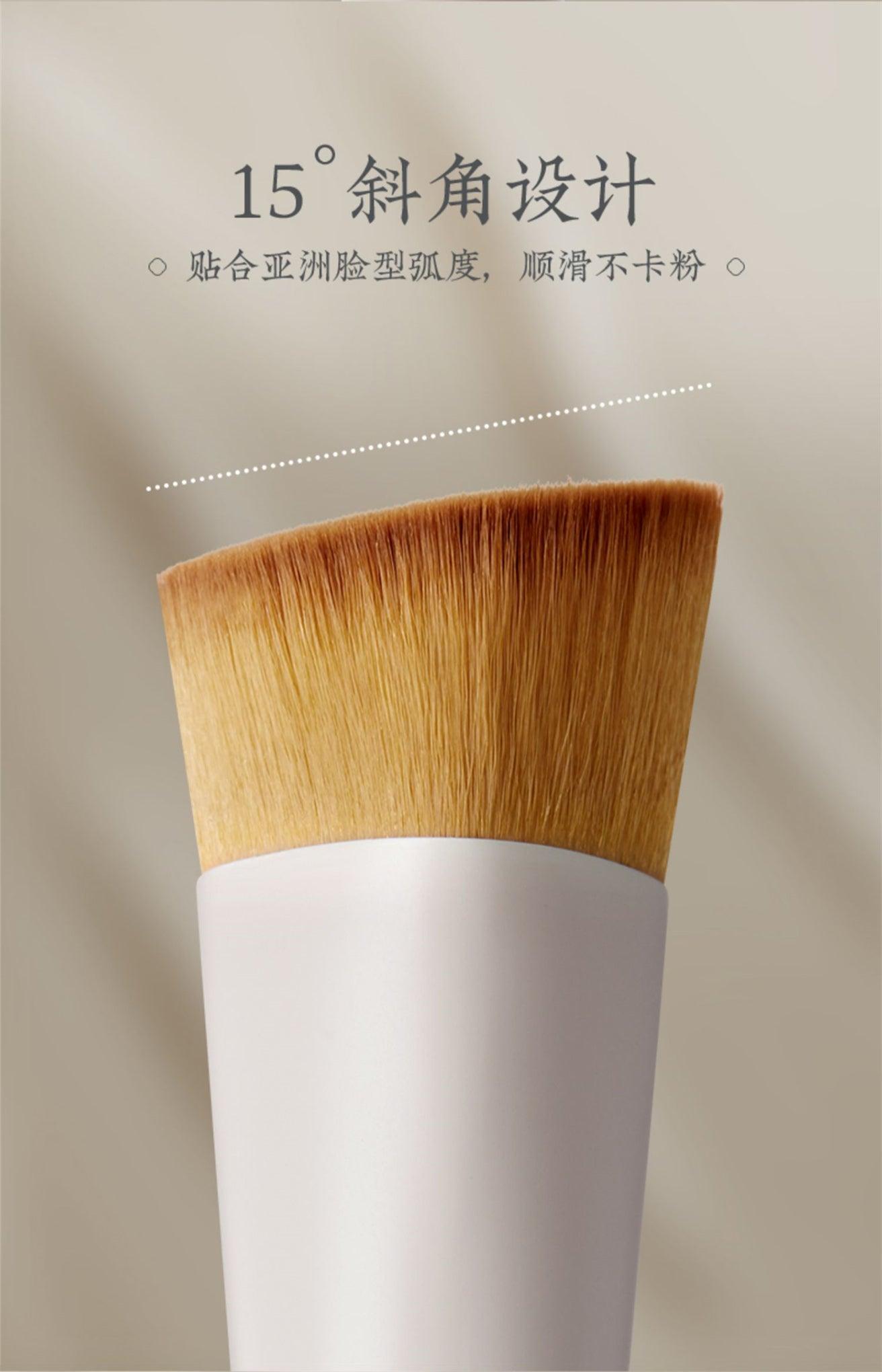 Rownyeon Foundation Brush YM233 RY016 - Chic Decent